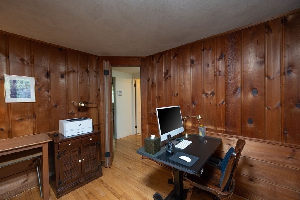 21 Whitcomb Avenue Hingham, MA 02043 - Photo 11 of 25