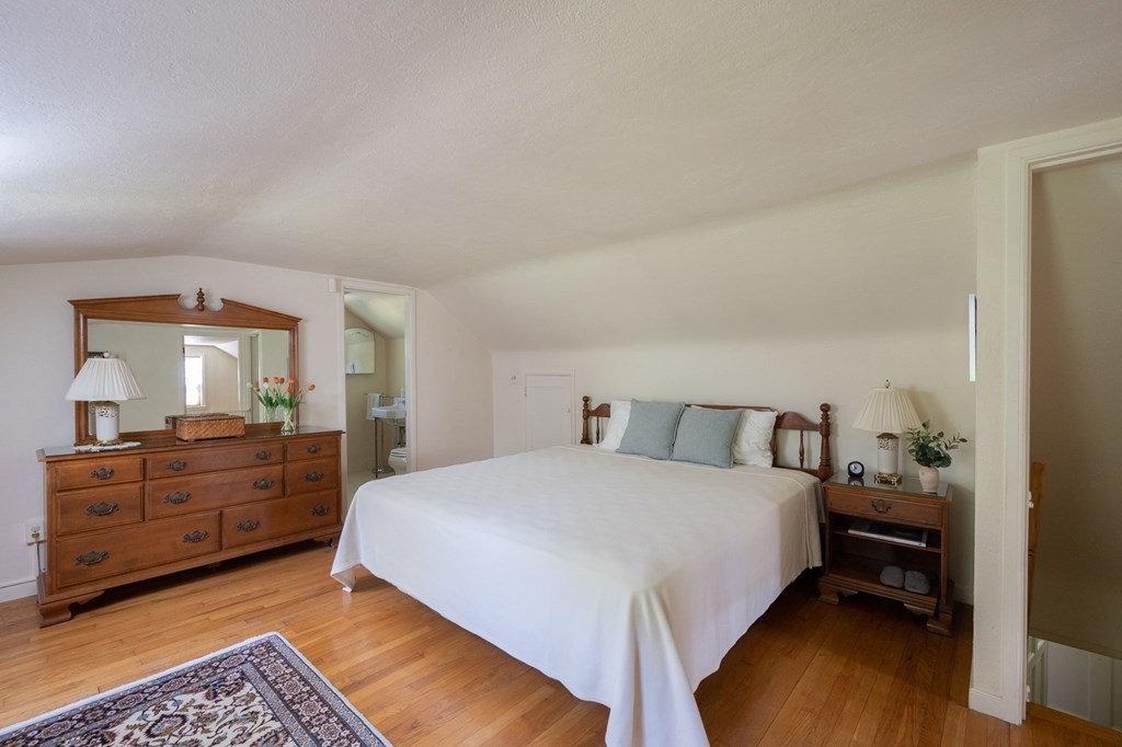 21 Whitcomb Avenue Hingham, MA 02043 - Photo 13 of 25