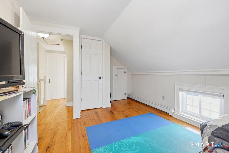402 Boston Street Guilford, CT 06437 - Photo 26 of 40 2nd floor