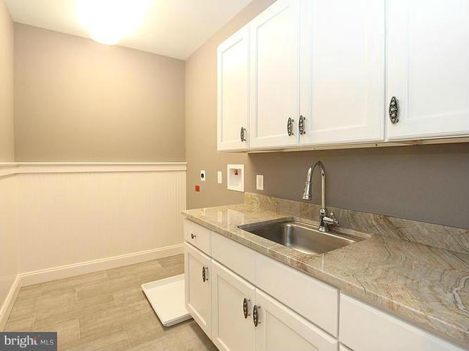 5816 Plainview Road Bethesda, MD 20817 - Photo 23 of 30 Upstairs Laundry Room