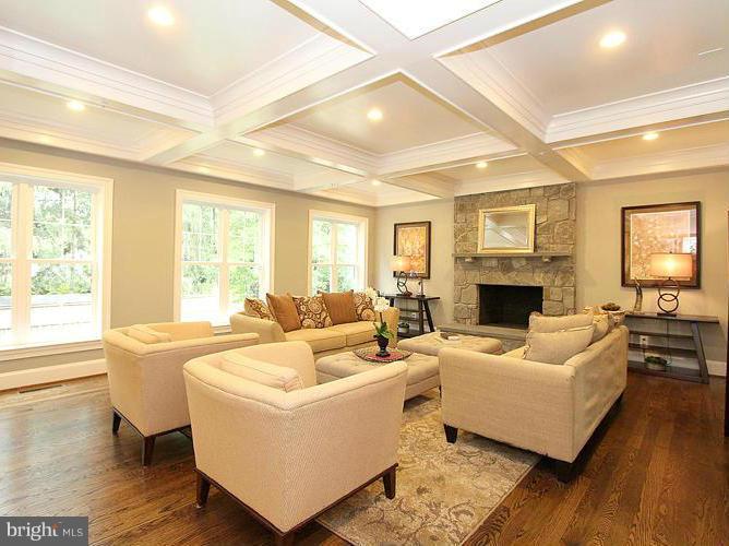 5816 Plainview Road Bethesda, MD 20817 - Photo 4 of 30 Family Room w/FP