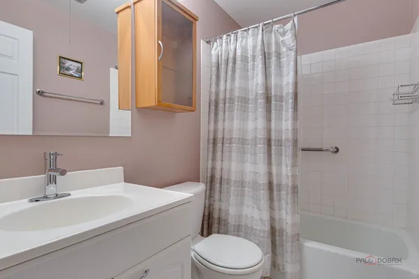 $227,900 | 7 Oak Creek Drive, Unit 3703, Buffalo Grove, IL 60089