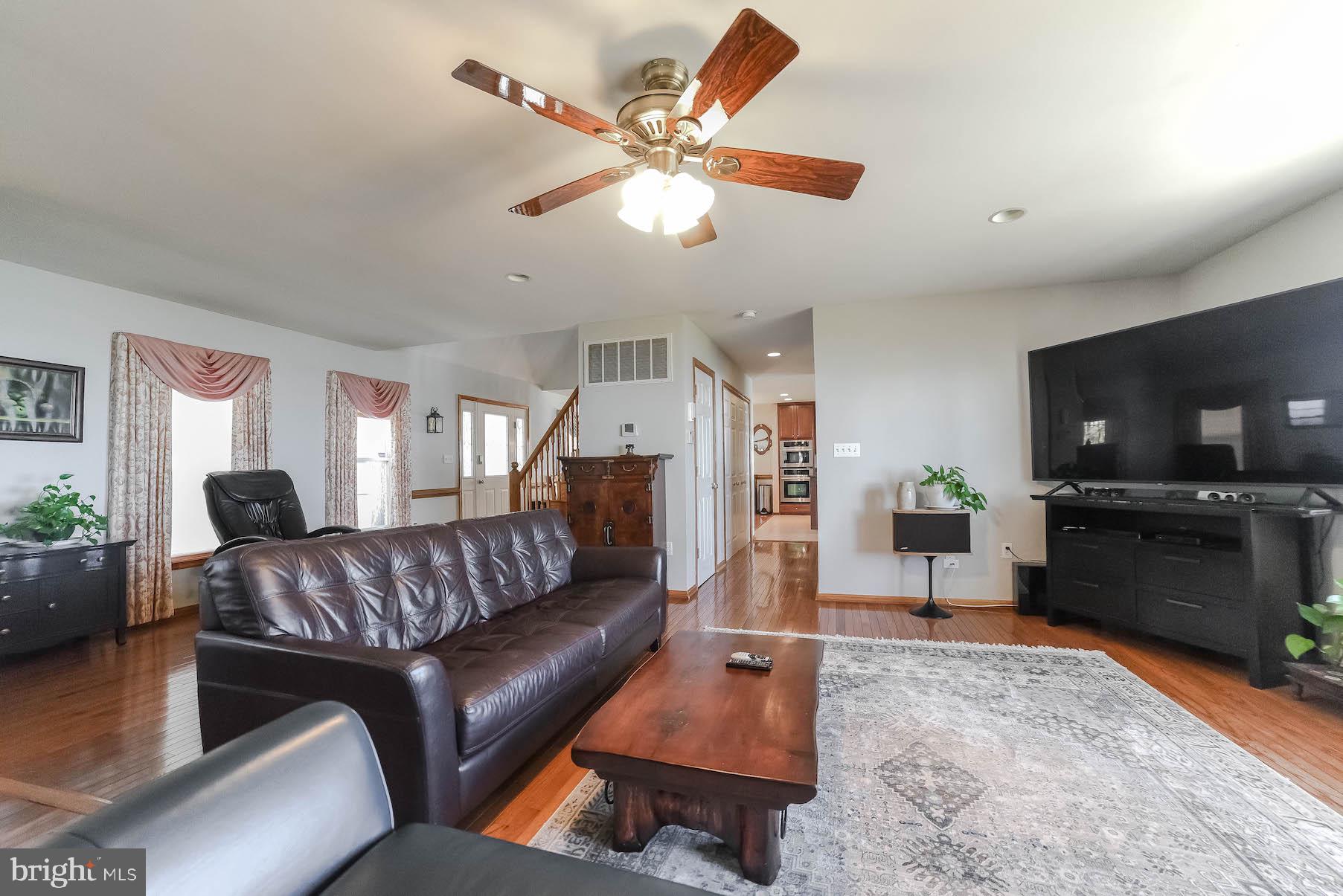 11975 Potomac View Road Newburg, MD 20664 - Photo 19 of 55 GREAT ROOM