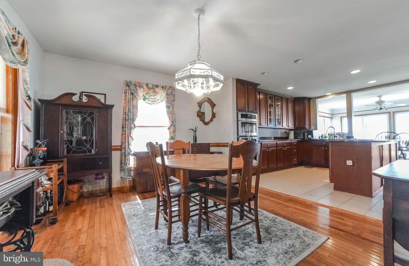 11975 Potomac View Road Newburg, MD 20664 - Photo 23 of 55 DINING ROOM