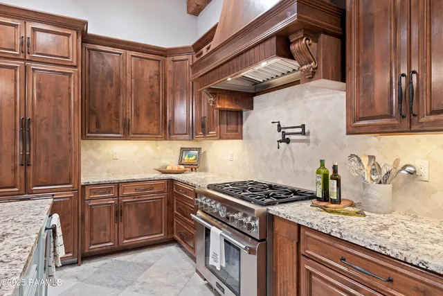 $1,175,000 | 114 Daniel Lane, St. Martinville, LA 70582