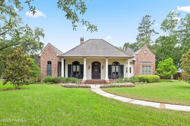 $1,175,000 | 114 Daniel Lane, St. Martinville, LA 70582