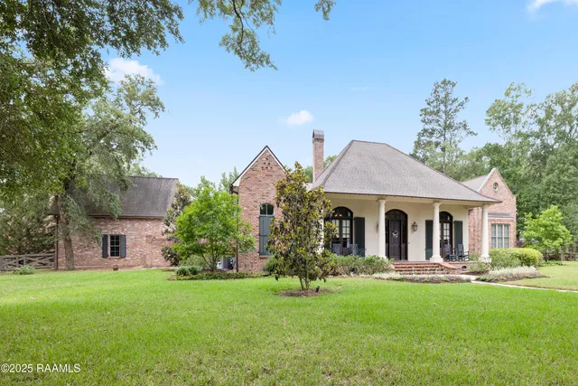 $1,175,000 | 114 Daniel Lane, St. Martinville, LA 70582