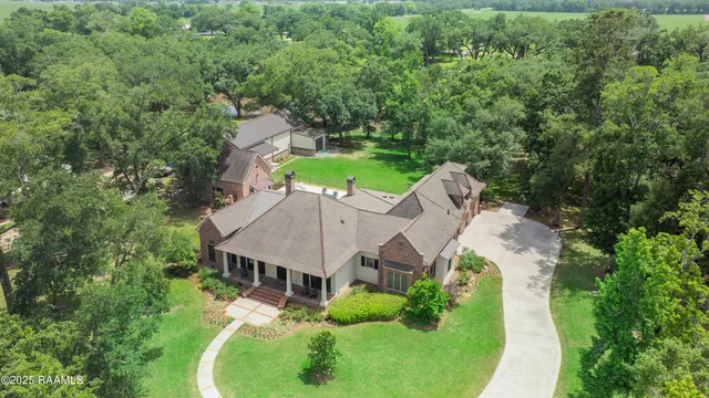$1,175,000 | 114 Daniel Lane, St. Martinville, LA 70582