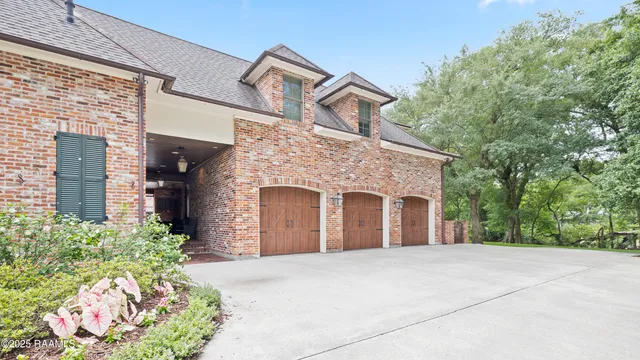 $1,175,000 | 114 Daniel Lane, St. Martinville, LA 70582