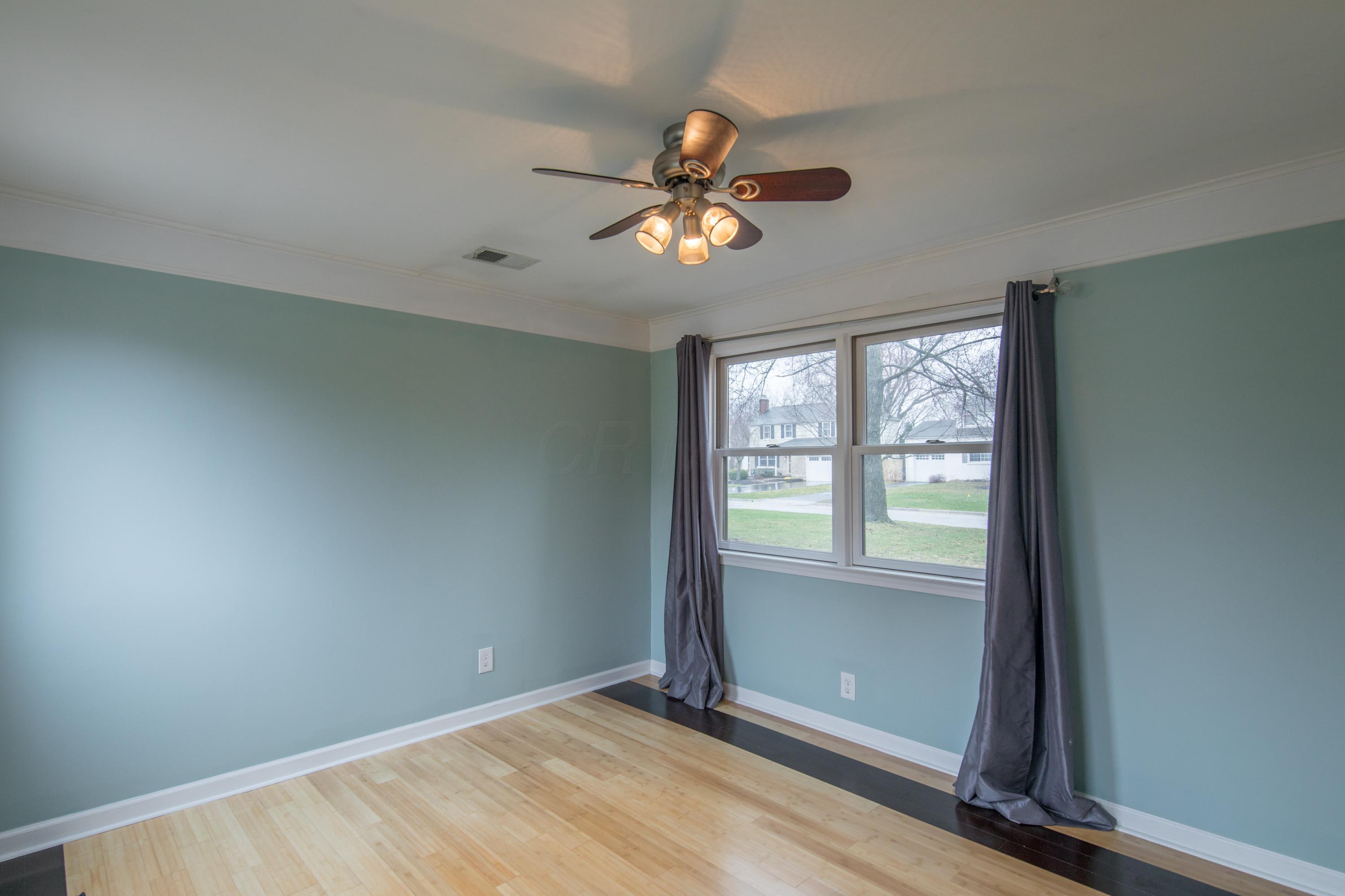 2088 Inchcliff Road Upper Arlington, OH 43221 - Photo 7 of 28