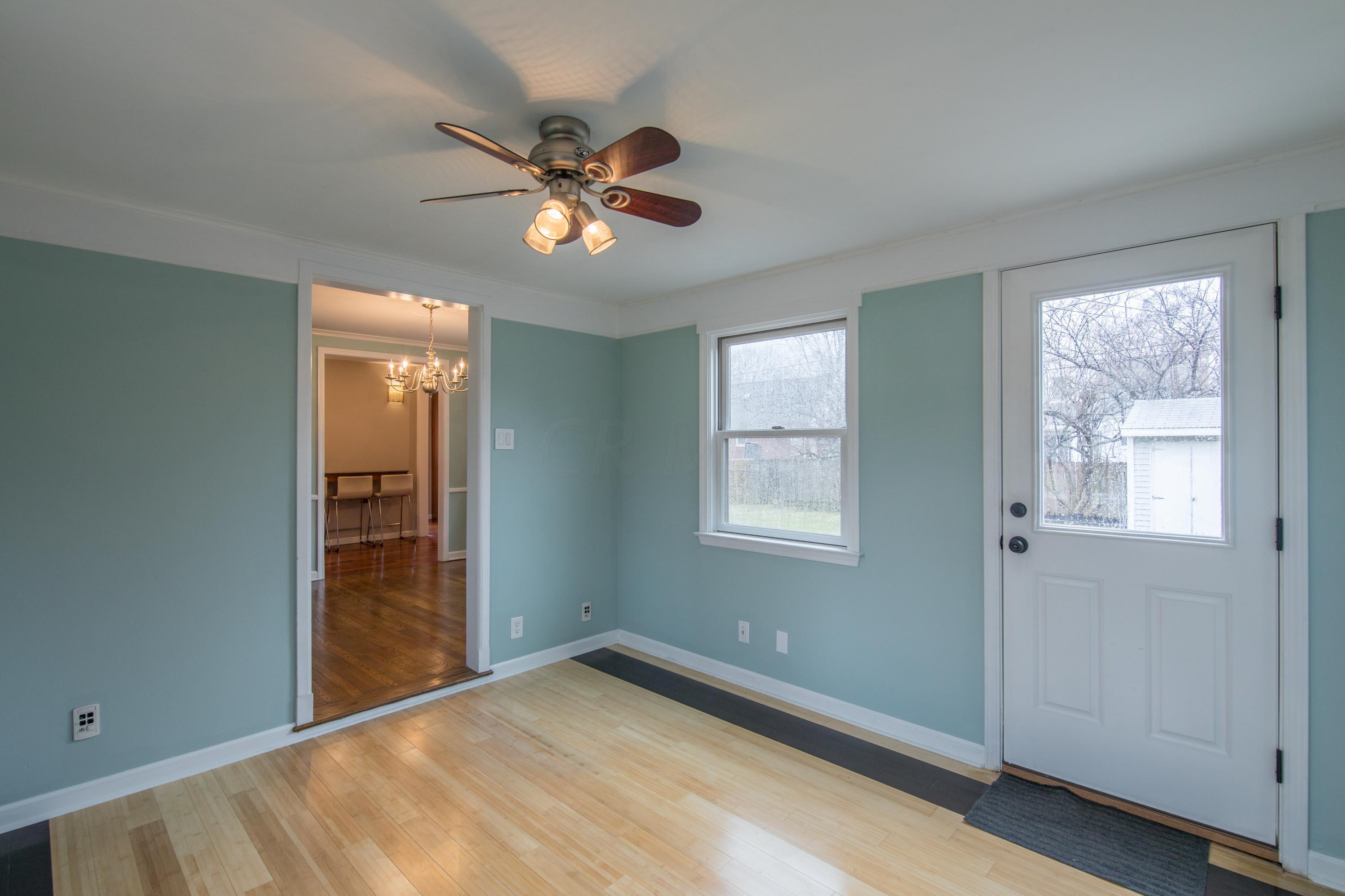 2088 Inchcliff Road Upper Arlington, OH 43221 - Photo 8 of 28
