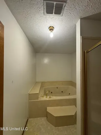 $137,000 | 219 Lake Cove Drive, Jackson, MS 39212