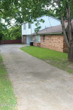 $137,000 | 219 Lake Cove Drive, Jackson, MS 39212