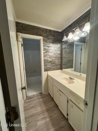 $137,000 | 219 Lake Cove Drive, Jackson, MS 39212