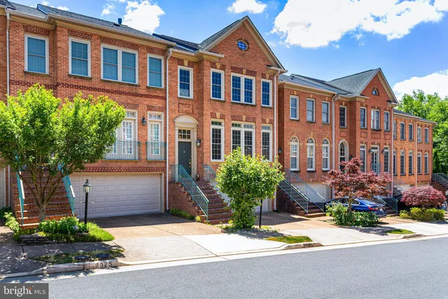 $1,099,000 | 8027 Kidwell Hill Court, Vienna, VA 22182