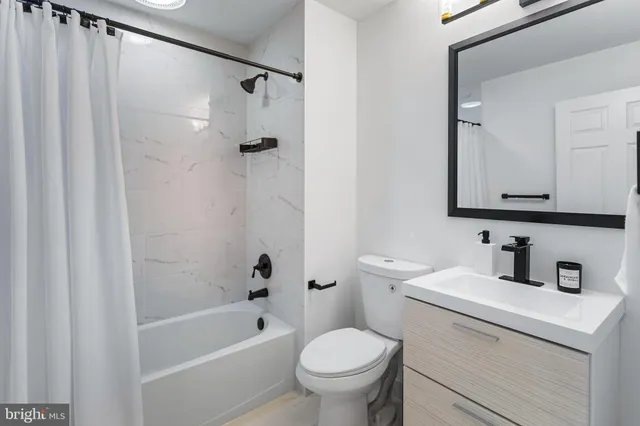 $1,099,000 | 8027 Kidwell Hill Court, Vienna, VA 22182