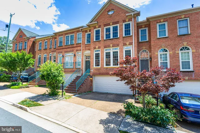$1,099,000 | 8027 Kidwell Hill Court, Vienna, VA 22182