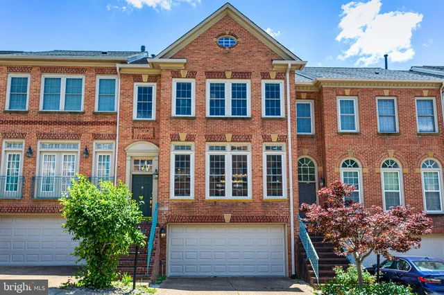 $1,099,000 | 8027 Kidwell Hill Court, Vienna, VA 22182