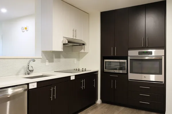 $5,465 | 1 Canal Street, Unit 821, Boston, MA 02114