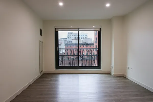 $5,465 | 1 Canal Street, Unit 821, Boston, MA 02114