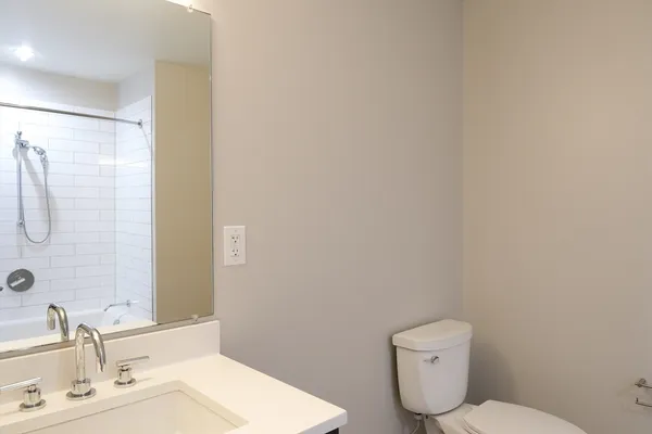 $5,465 | 1 Canal Street, Unit 821, Boston, MA 02114