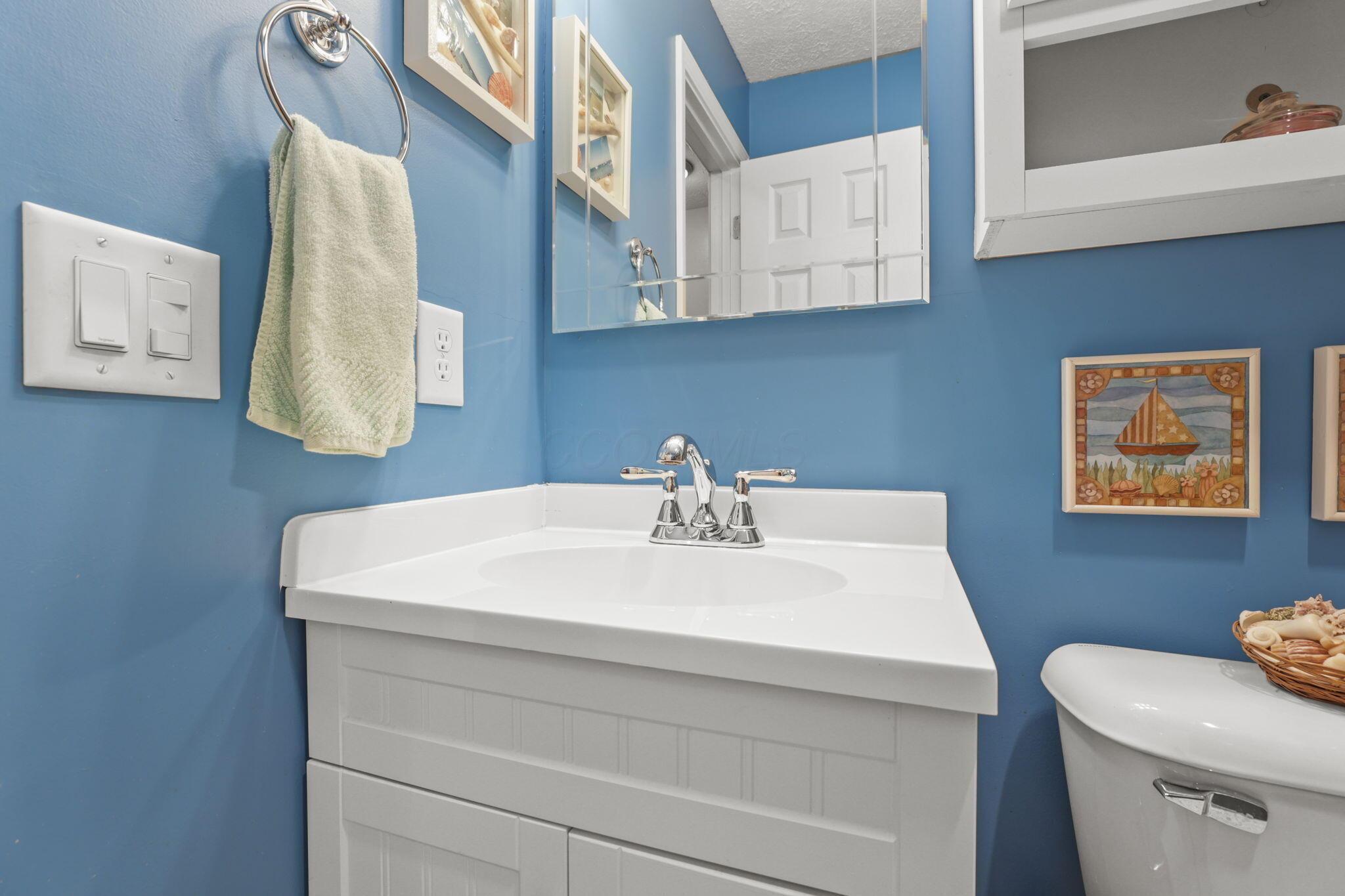 84 Hawthorn Road Southwest Pataskala, OH 43062 - Photo 43 of 66 Bathroom #2