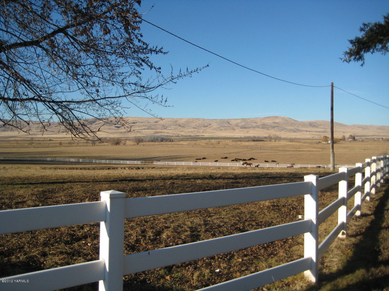6591 West Wapato Road Wapato, WA 98951 - Photo 35 of 46 a view of ocean from a balcony