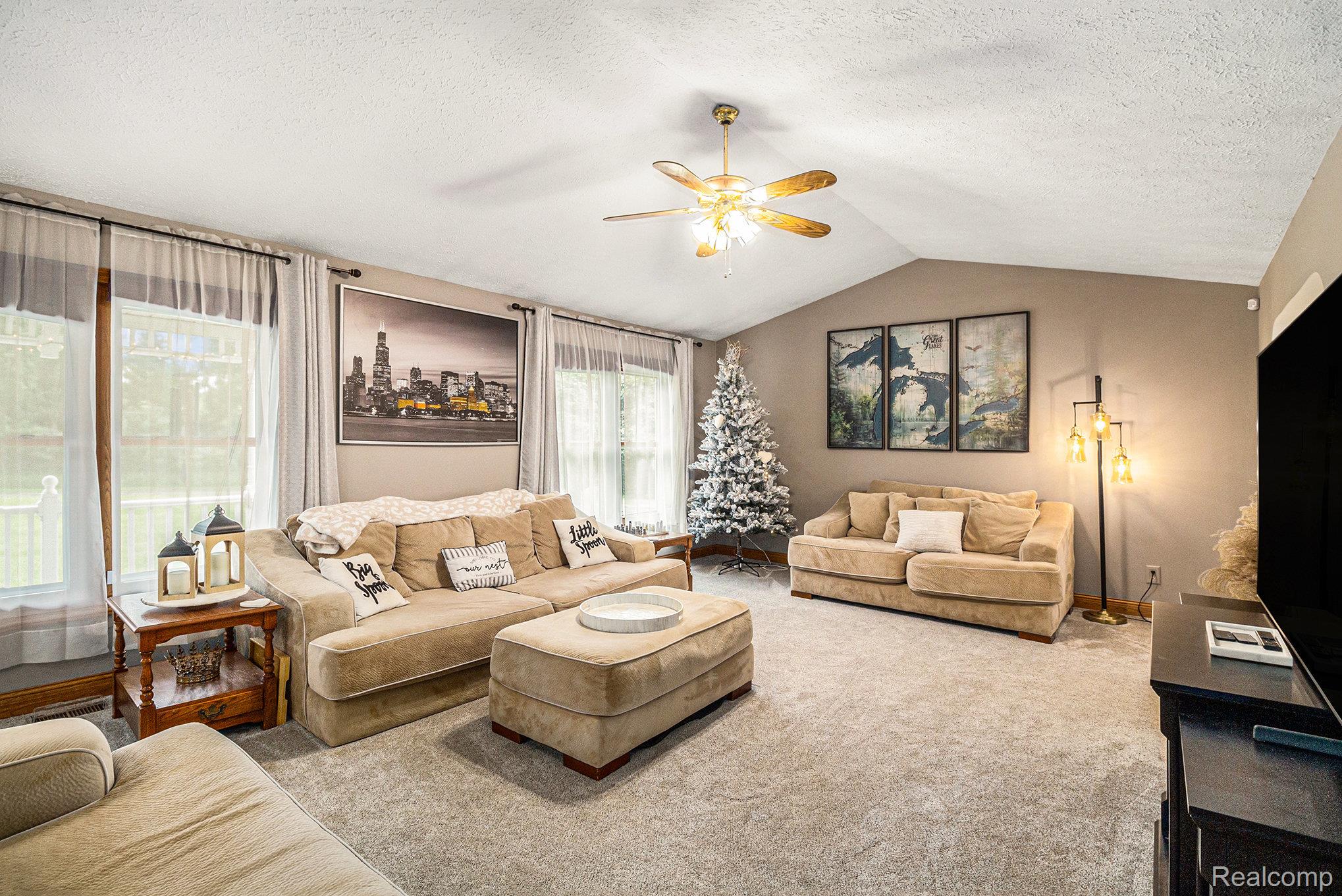 4915 Bell Oak Road East Webberville, MI 48892 - Photo 4 of 27 2b Living Room.jpg