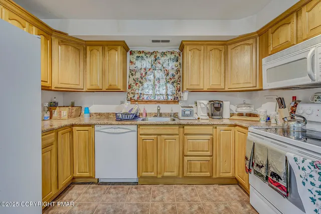 $499,900 | 5502-5500 Highway 115, Blakeslee, PA 18610