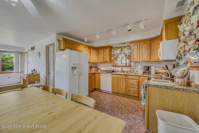 $499,900 | 5502-5500 Highway 115, Blakeslee, PA 18610