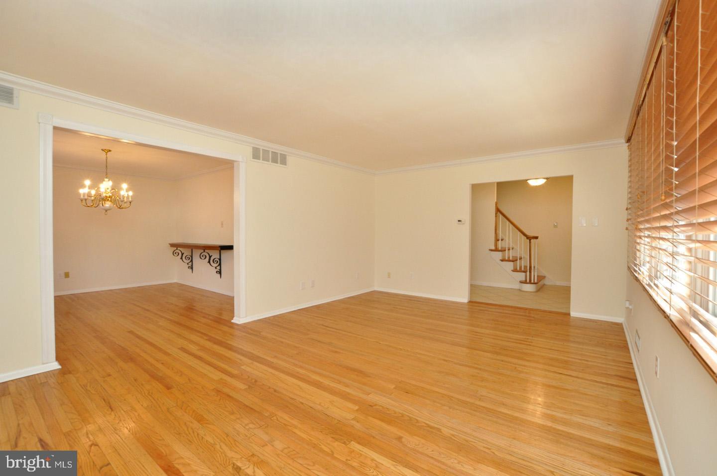 215 Rabbit Run Road Cherry Hill, NJ 08003 - Photo 4 of 28