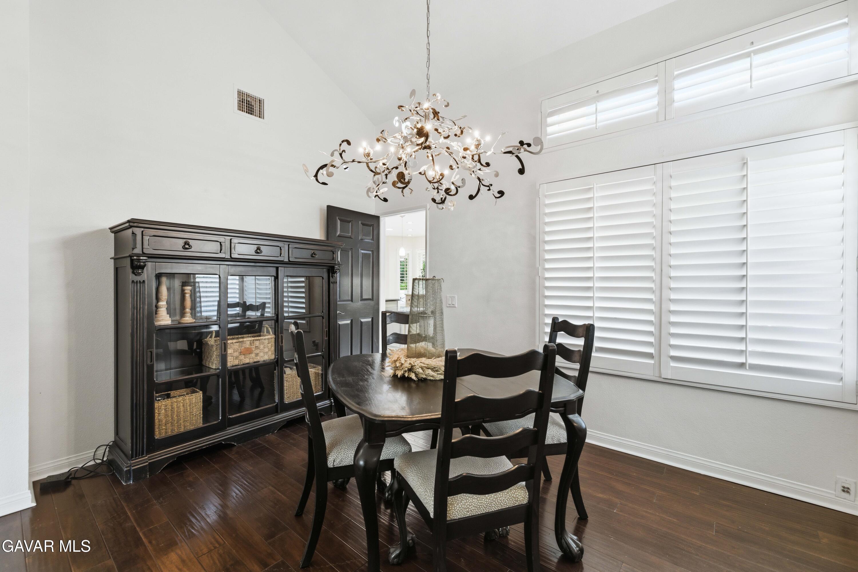 22029 Rodeffer Place Santa Clarita, CA 91350 - Photo 13 of 53 22029 Rodeffer Pl-12
