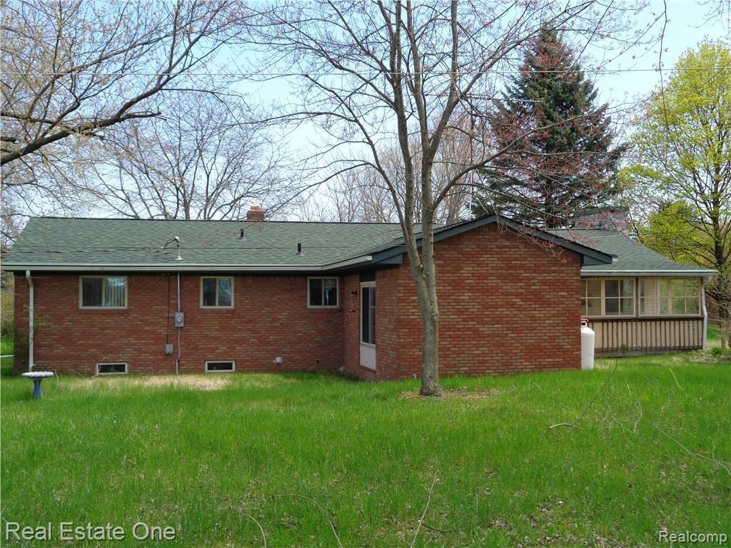5644 Metamora Road Metamora, MI 48455 - Photo 6 of 39 Rear elevation