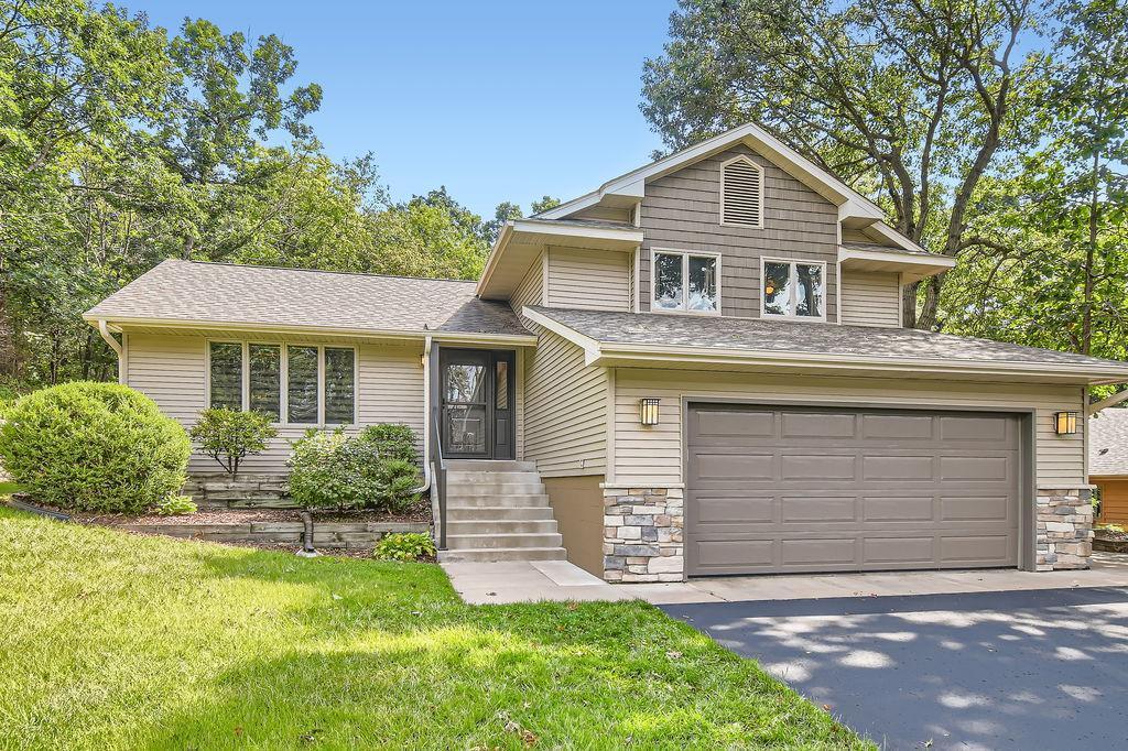 718 Deer Path Road North North Hudson, WI 54016 - Photo 3 of 27 Gallery Image 3