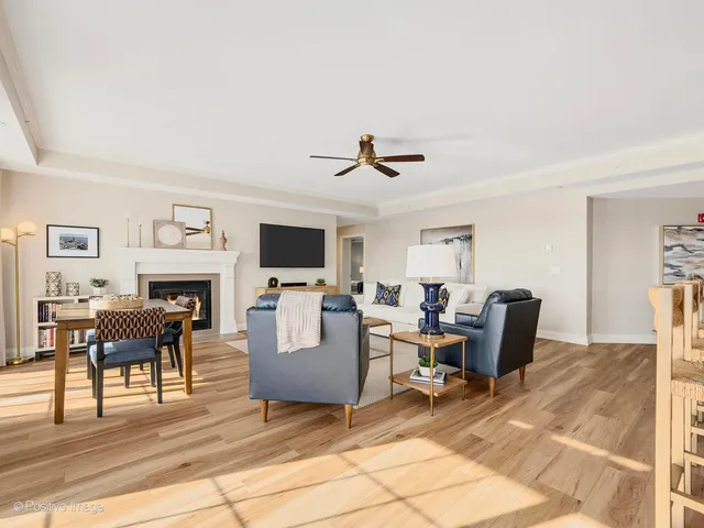 $424,900 | 10735 Clock Tower Drive, Unit 503, Countryside, IL 60525