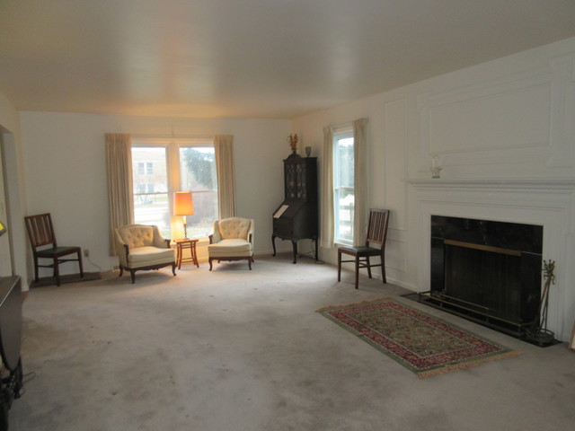 707 Garden Road DeKalb, IL 60115 - Photo 3 of 19