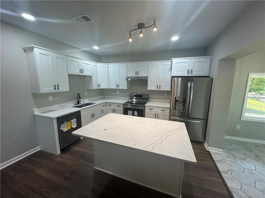 557 Chappell Road Northwest Atlanta, GA 30318 - Photo 5 of 19