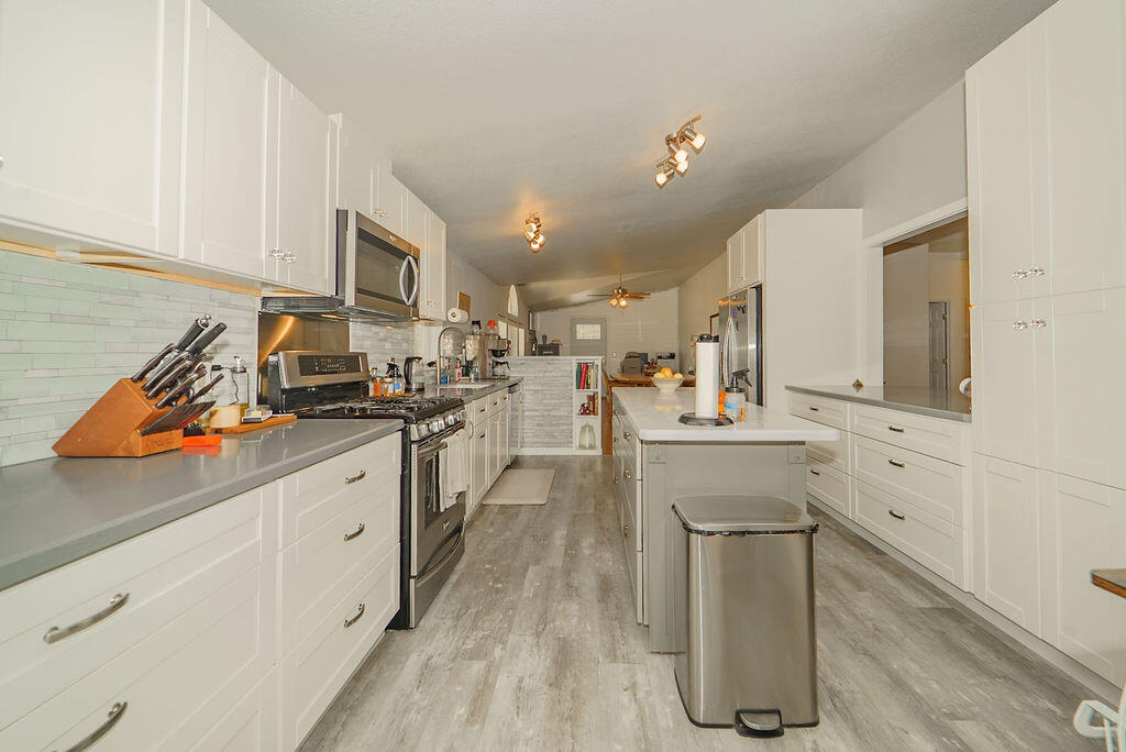 240 Senger Road Junction City, CA 96048 - Photo 7 of 73 kitchen