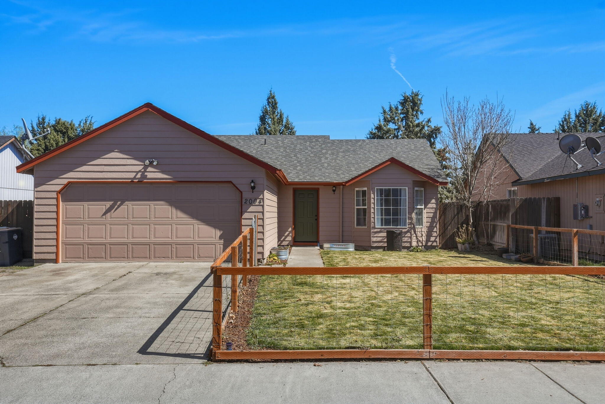 2004 Southwest 29th Street Redmond, OR 97756 - Photo 1 of 37 14-web-or-mls-Riley_Visuals_014