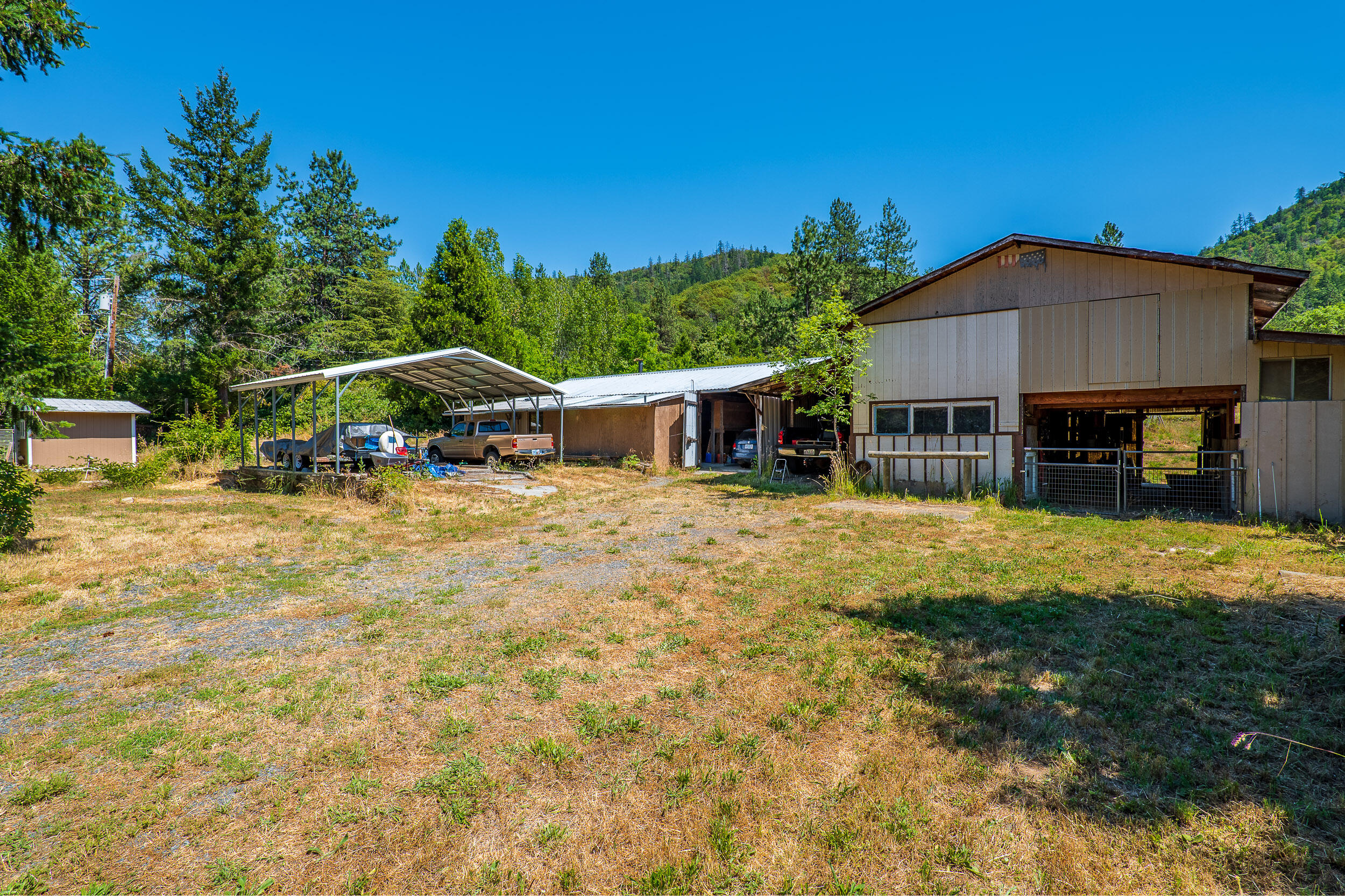 642 Wards Creek Road Rogue River, OR 97537 - Photo 30 of 46 642WardsCreekRd-032