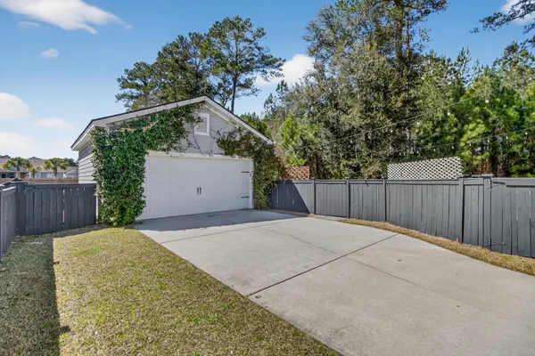 $695,000 | 2081 Utsey Street, Johns Island, SC 29455