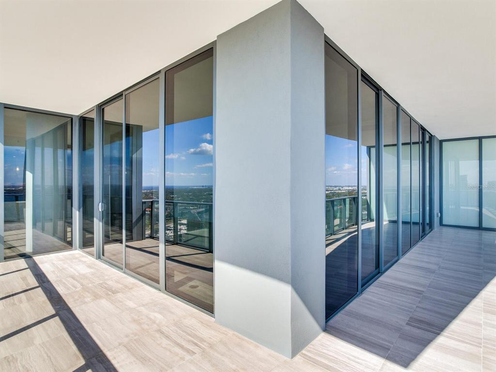 3101 Bayshore Boulevard, Unit 2204 Tampa, FL 33629 - Photo 32 of 60 a spacious bathroom with a tub and shower