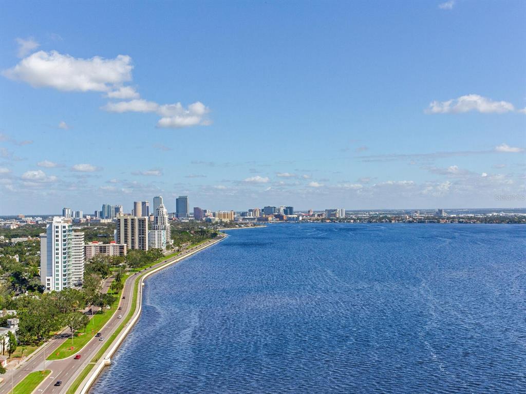 3101 Bayshore Boulevard, Unit 2204 Tampa, FL 33629 - Photo 37 of 60 a view of a city and lake