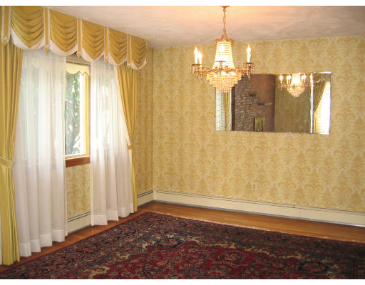 74 Mosman Street Newton, MA 02465 - Photo 3 of 6