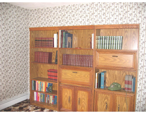 74 Mosman Street Newton, MA 02465 - Photo 4 of 6