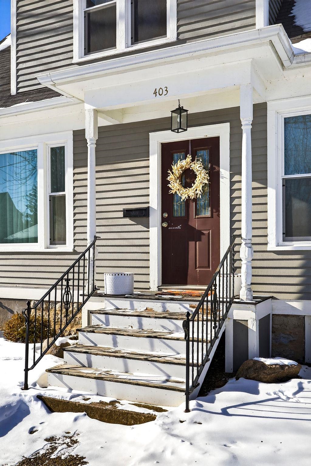 403 Pine Street Neenah, WI 54956 - Photo 3 of 42