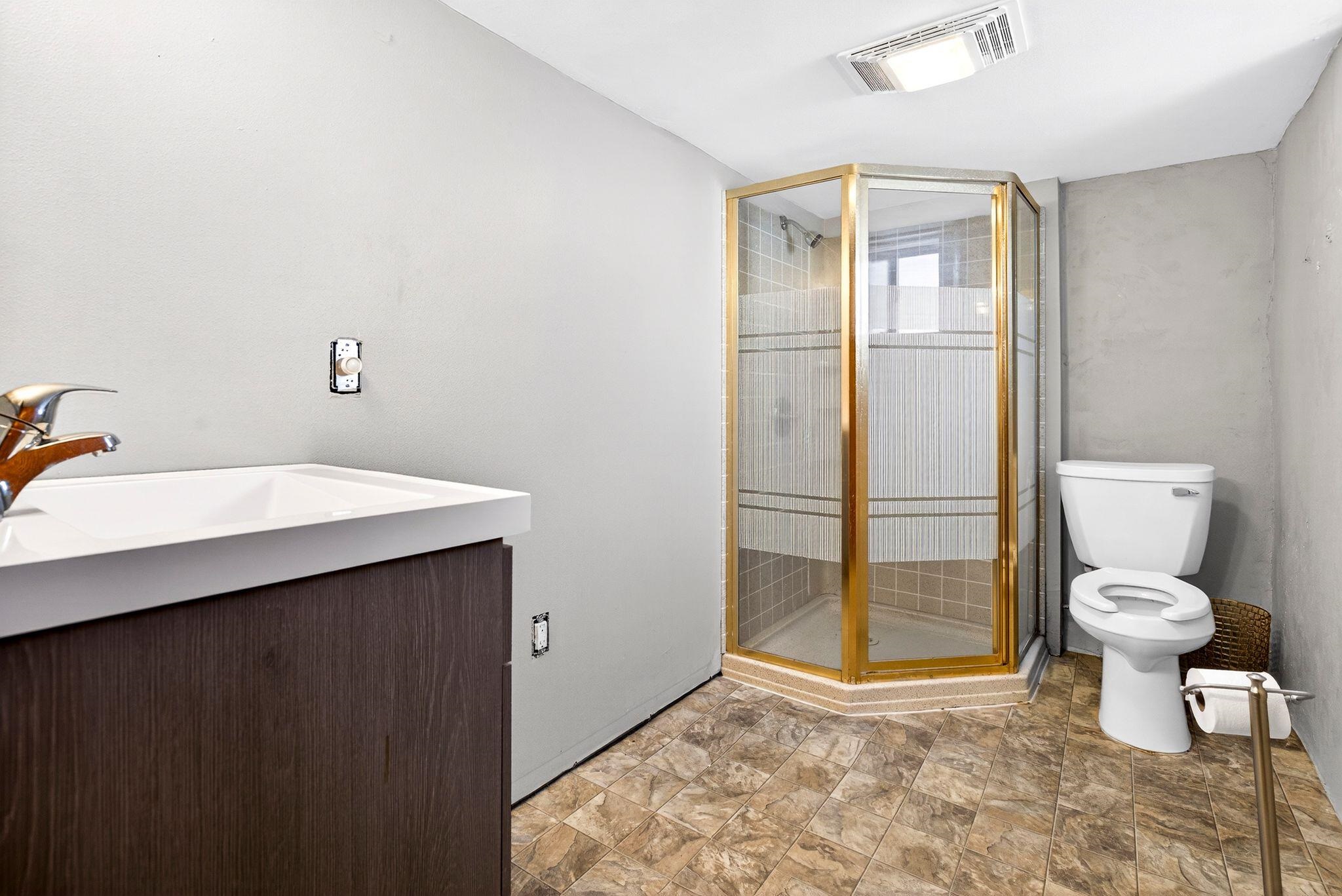 403 Pine Street Neenah, WI 54956 - Photo 37 of 42