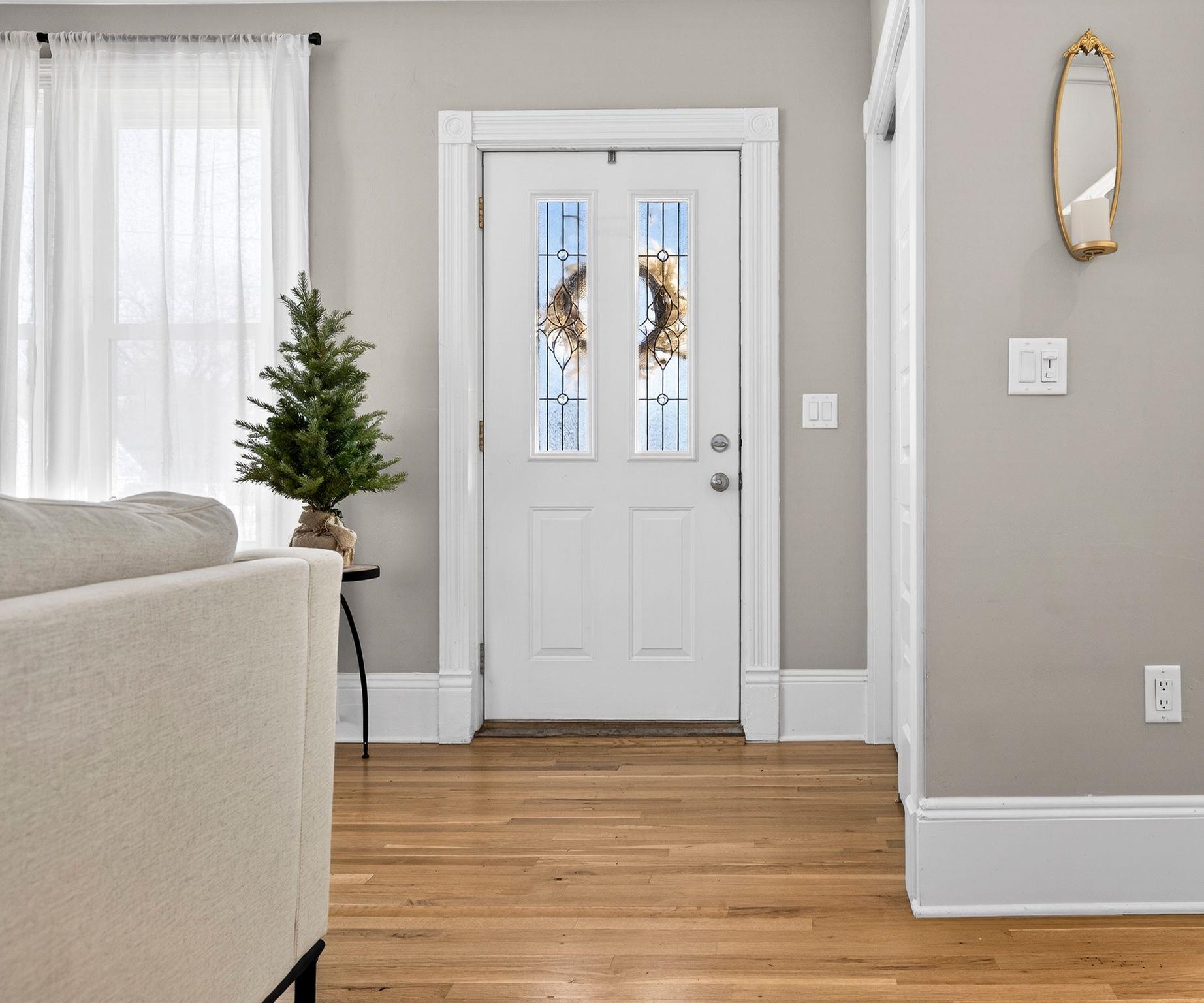 403 Pine Street Neenah, WI 54956 - Photo 4 of 42