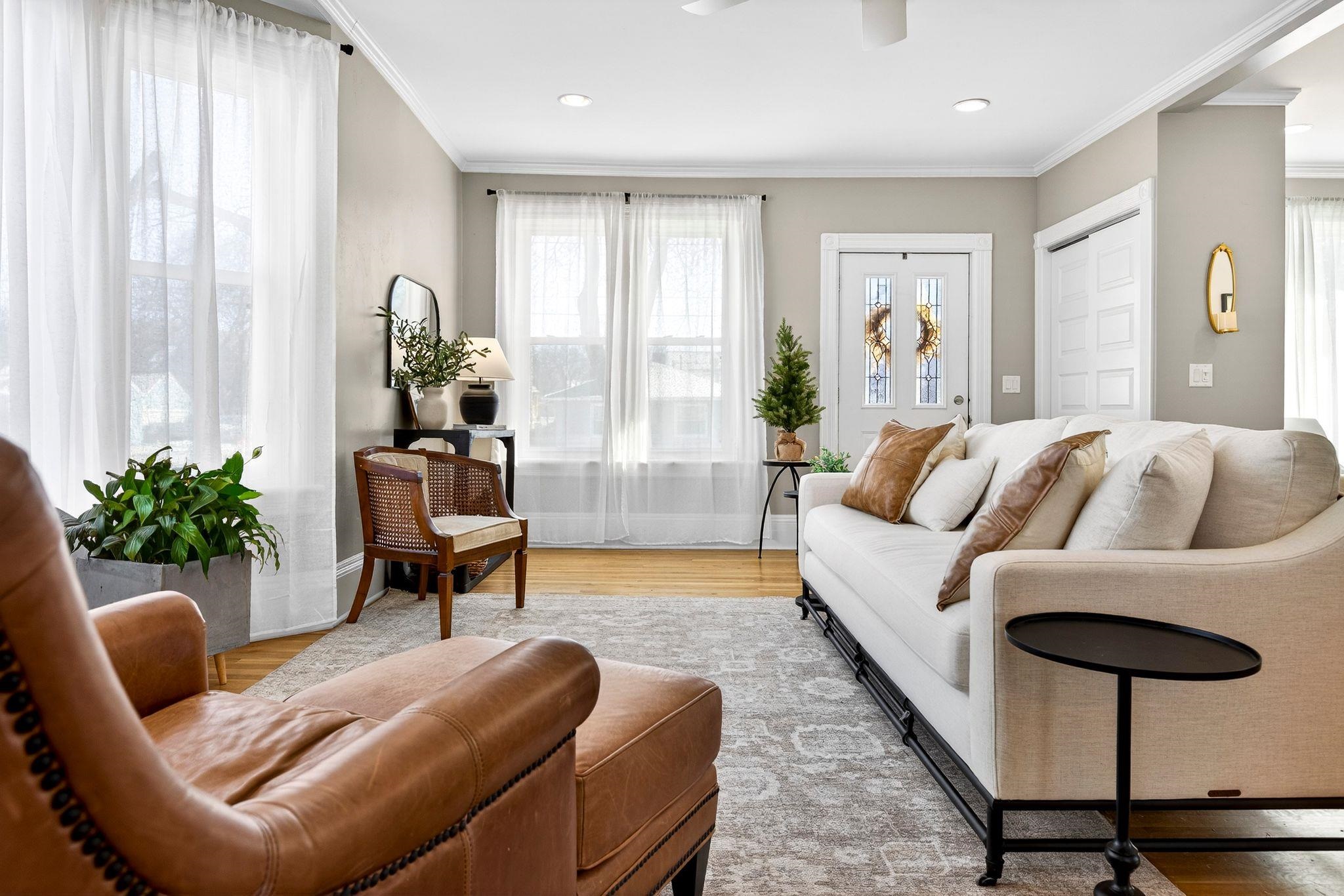 403 Pine Street Neenah, WI 54956 - Photo 7 of 42