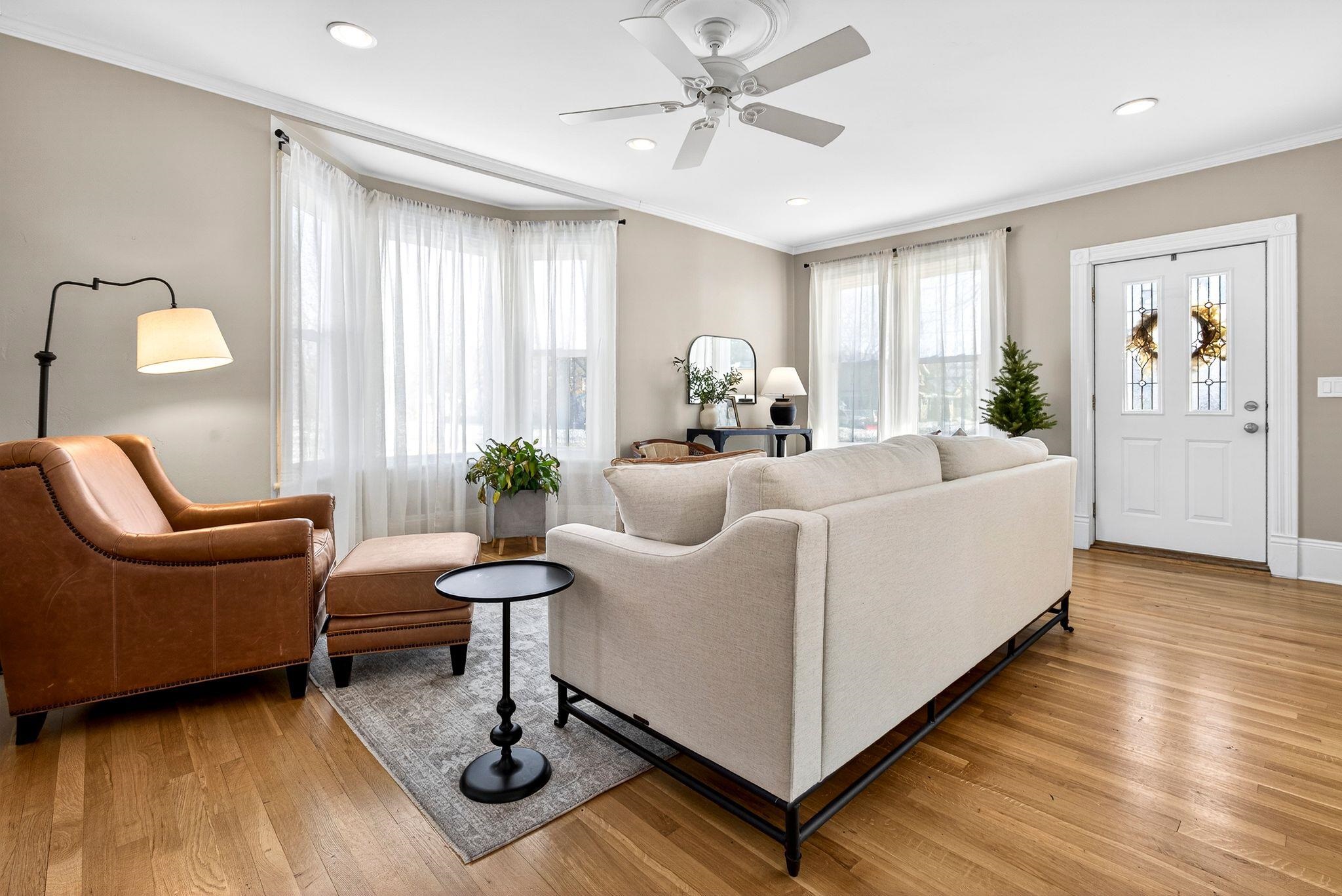 403 Pine Street Neenah, WI 54956 - Photo 8 of 42